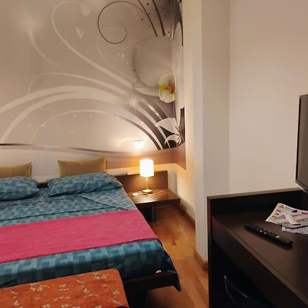 "Orchidea" Camera Privata Nell'Appartamento Condiviso Cagliari Exterior foto