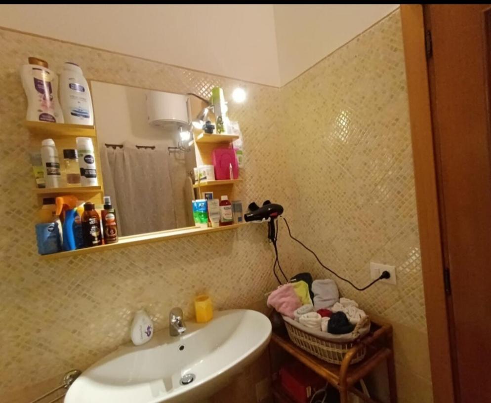 "Orchidea" Camera Privata Nell'Appartamento Condiviso Cagliari Exterior foto